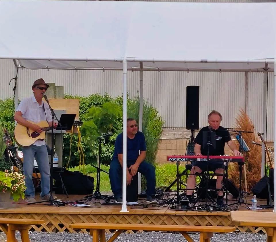 Live Music with Mountain House Revival